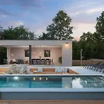 Mons Caldera Holiday home