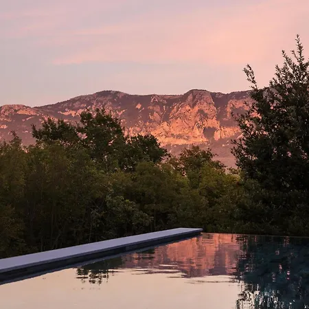 Mons Caldera 度假居 Kršan